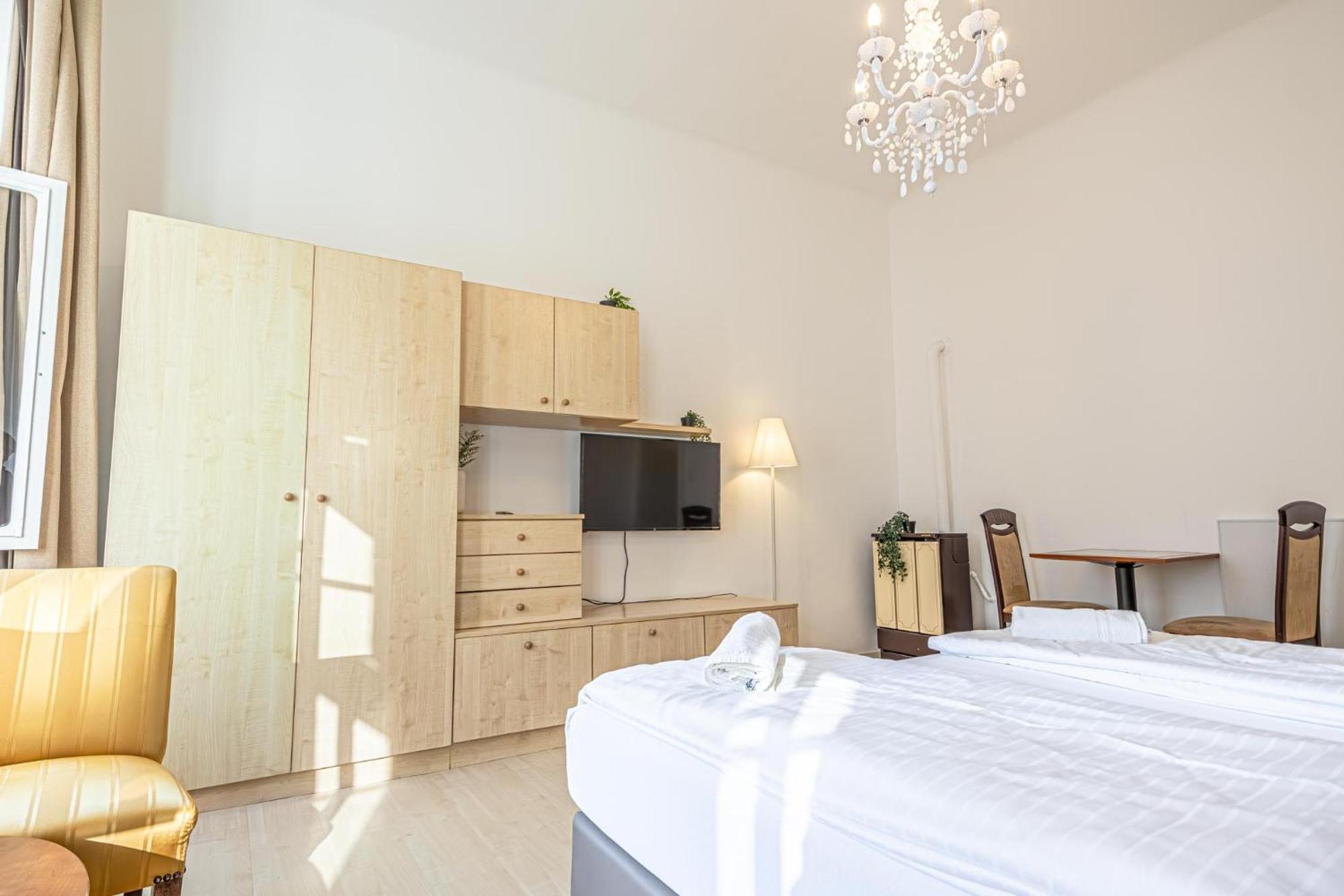 8 Min Walk To Wiener Stadthalle, Stylish 1br Apartment Wien
