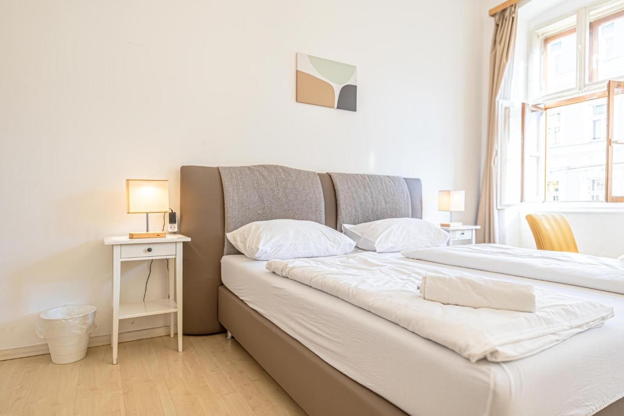 8 Min Walk To Wiener Stadthalle, Stylish 1br *