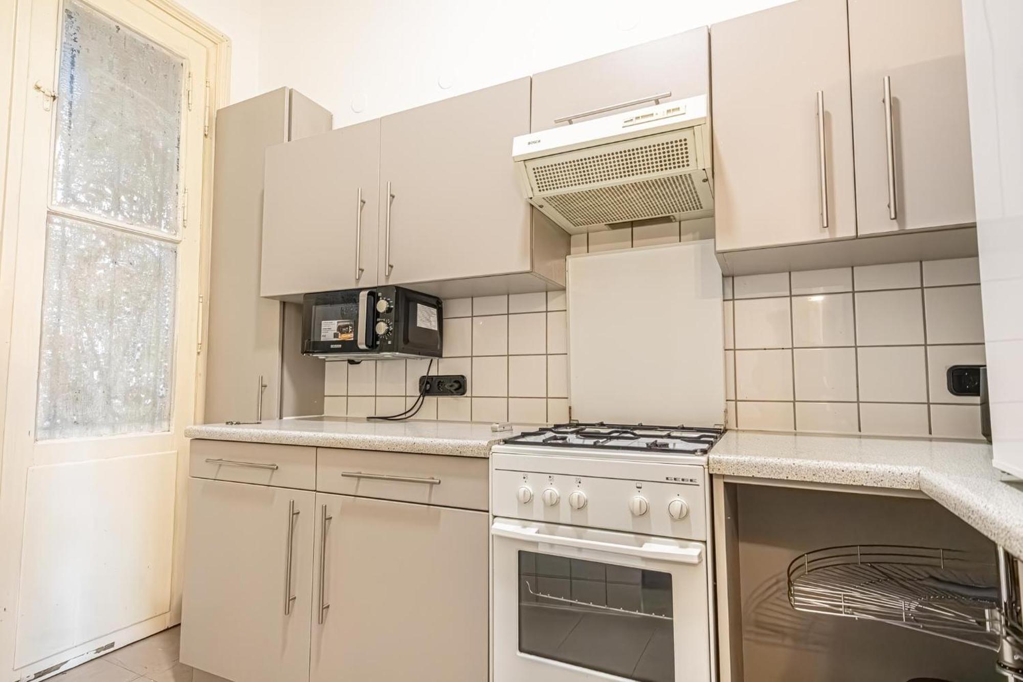 8 Min Walk To Wiener Stadthalle, Stylish 1br