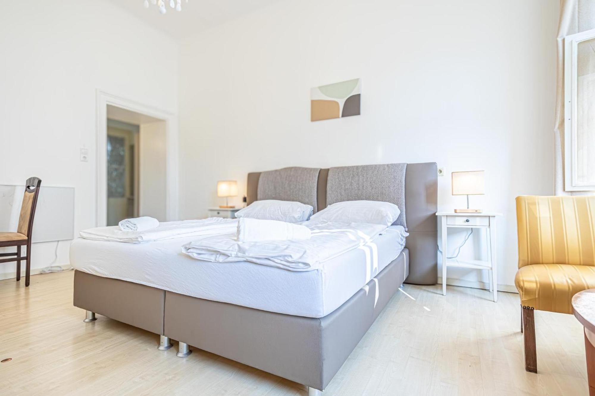 8 Min Walk To Wiener Stadthalle, Stylish 1br