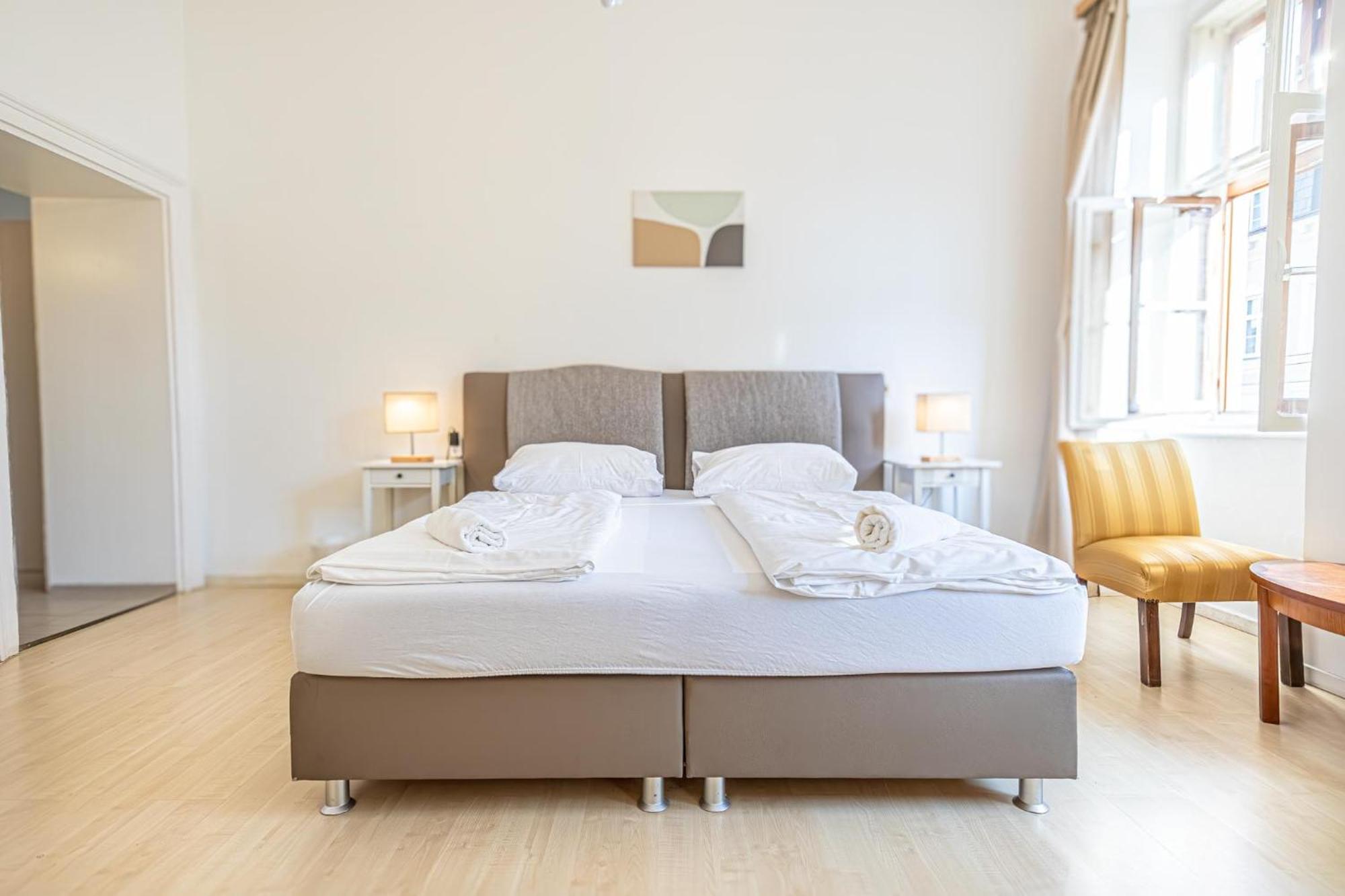 8 Min Walk To Wiener Stadthalle, Stylish 1br Wien