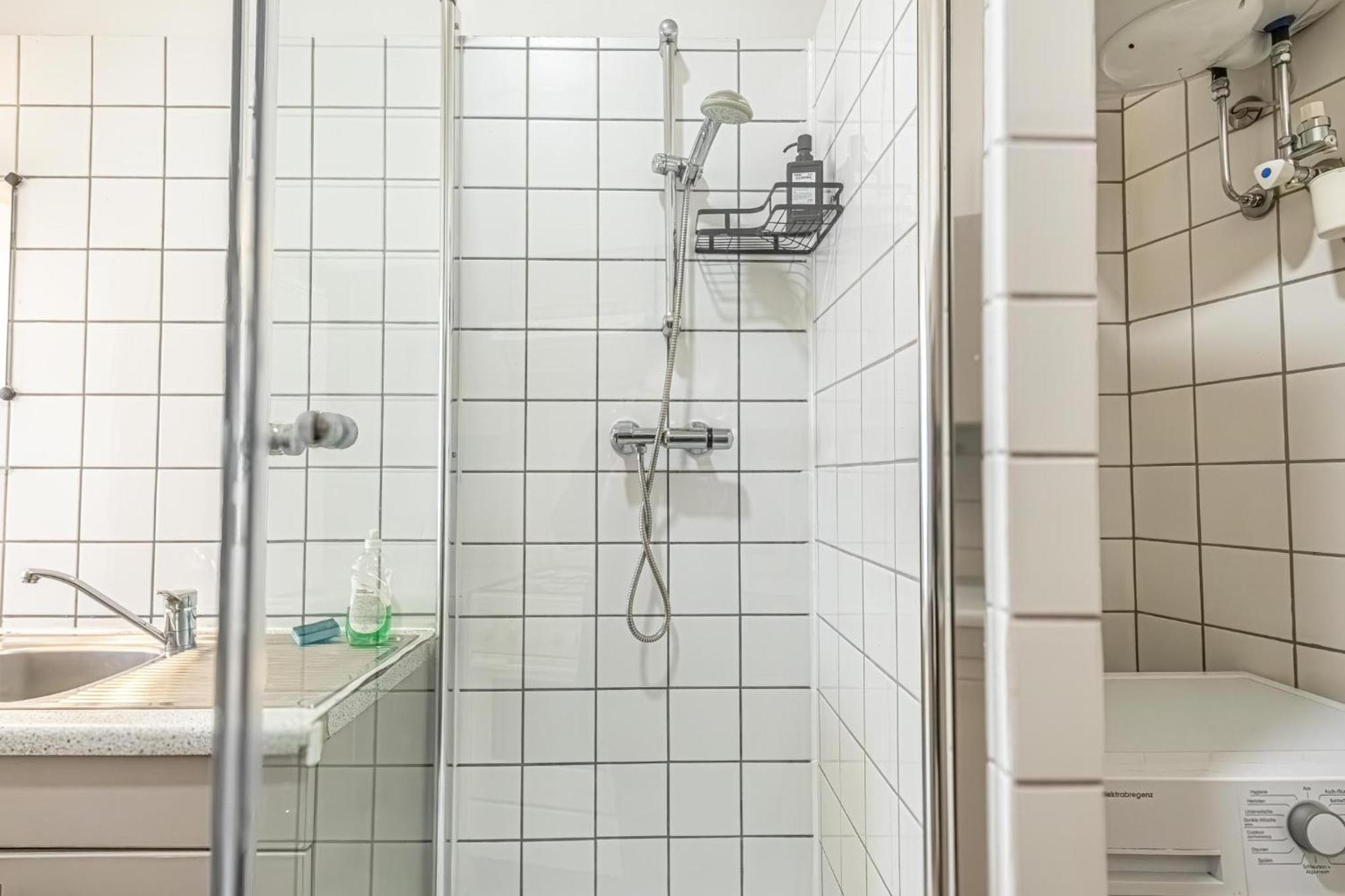 8 Min Walk To Wiener Stadthalle, Stylish 1br * Wien